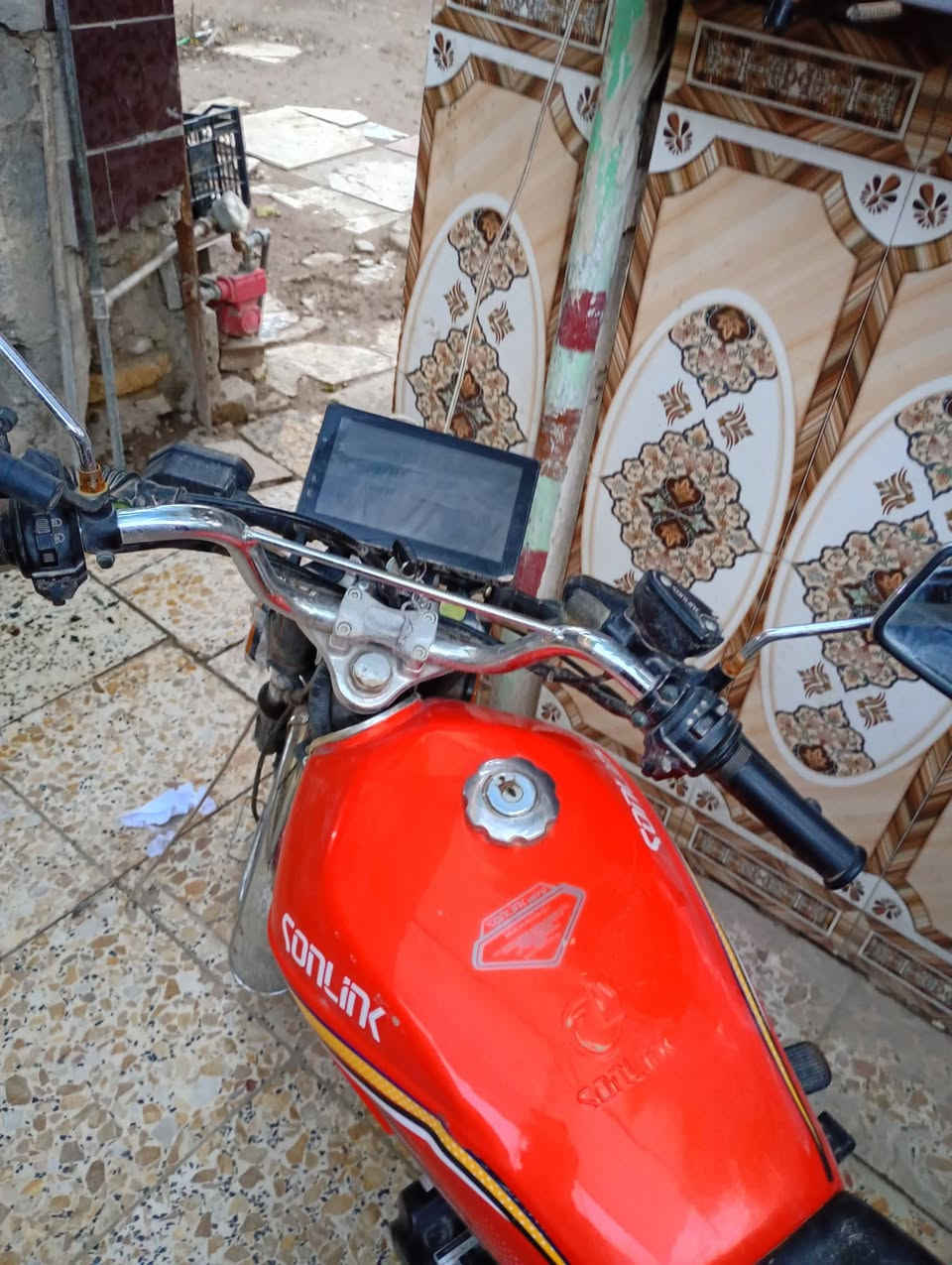 سلام عليكم شباب دراجه للبيع موديل 2025مابيه اي نقوصات كامله تشتغل بصمه عن بعد وسلف محرك بعده شركه تجي اجيب فيتر وتفحص بما يرضي الله شلعه ومعدل أسعر 800وبيه مجال اشراي تفضل اتصل *********** بي واتساب وخاص عل مازنجر ماكو
