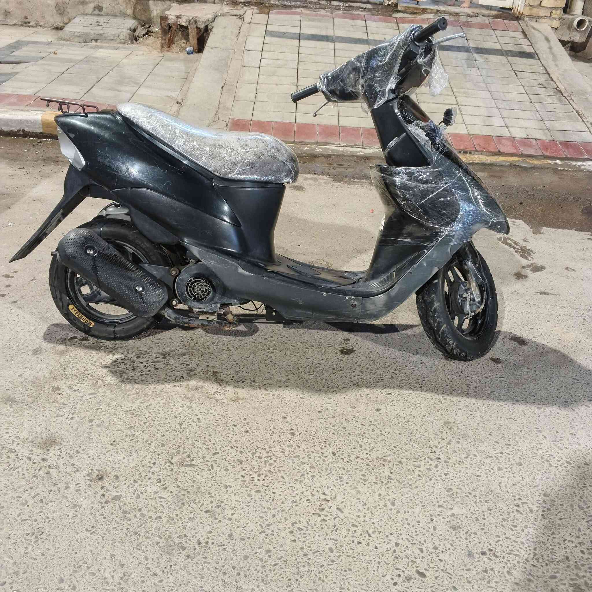 سلام عليكم
دراجه سازوكي للبيع دراجه كله شغاله دراجه مامفتوحه ولامجفته ولكهربائيات كله شغاله مكيفة نظيفه
عنوان: ميسان عواشه 
الاستفسار: ***********
