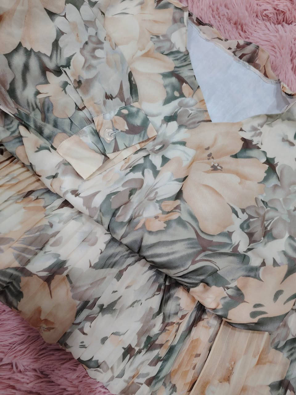 فستان يلبس XL / L شيفون 
السعر /٧


**إذا كنت صاحب هذا الإعلان وتريد حذفه لأي سبب، رجاءا أرسل رسالة إلى الدعم الفني**