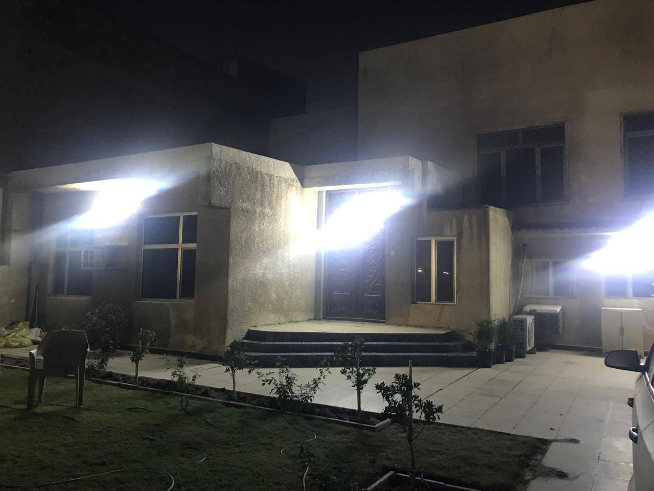 السلام عليكم 
♦️بيت للبيع كامل أو تقطيع

♦️المساحه : 375 م.

♦️الواجهه 15 م  النزال 25 م

♦️بناء تسعينات

💵السعر للمتر 3 مليون ونص وبي مجال

🌍 بغداد- حي العدل- المحاربين

🌐للاستفسار الاتصال على صاحب البيت ***********
