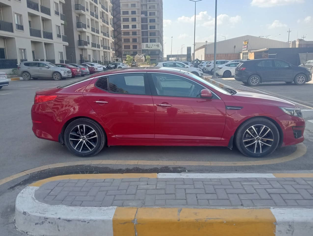 السلام عليكم 
أوبتما خليجي 2015
Vip
فول 1/1
ماشيه 97 الف
السياره مكفوله. عدا شخط بالباب
محرك كير عل وكاله 
محرك 2400 
تخم تاير جديد سياره جاهزة 
السعر 145$ بي مجال 
***********.   مكان السياره حي الجهاد
