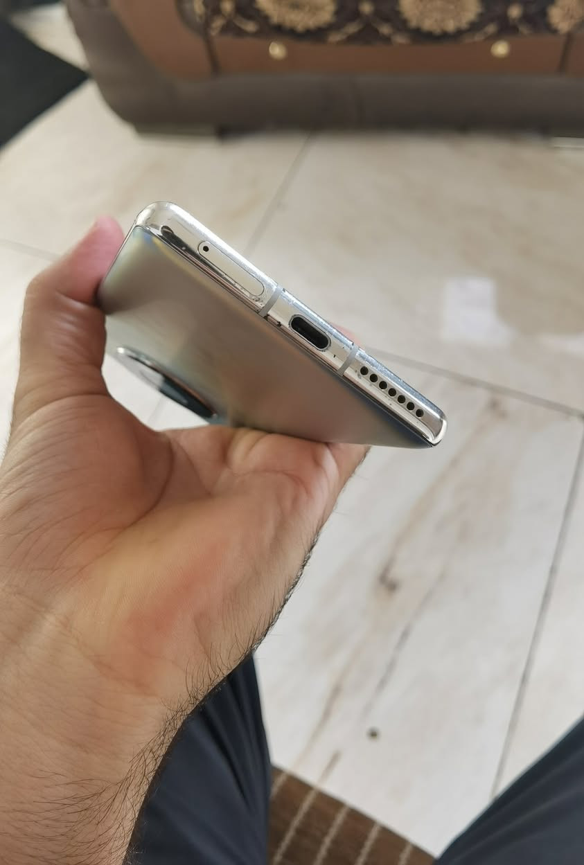 السلام عليكم
هواوي mate 40 برو
ذاكرة 256/8 نضيف والصور واضحة بالمنشور ويا  شاحنة الأصلية وحافظة رايدة قفل 320 مكاني بغداد رقمي للاتصال ***********
 واتساب ***********

