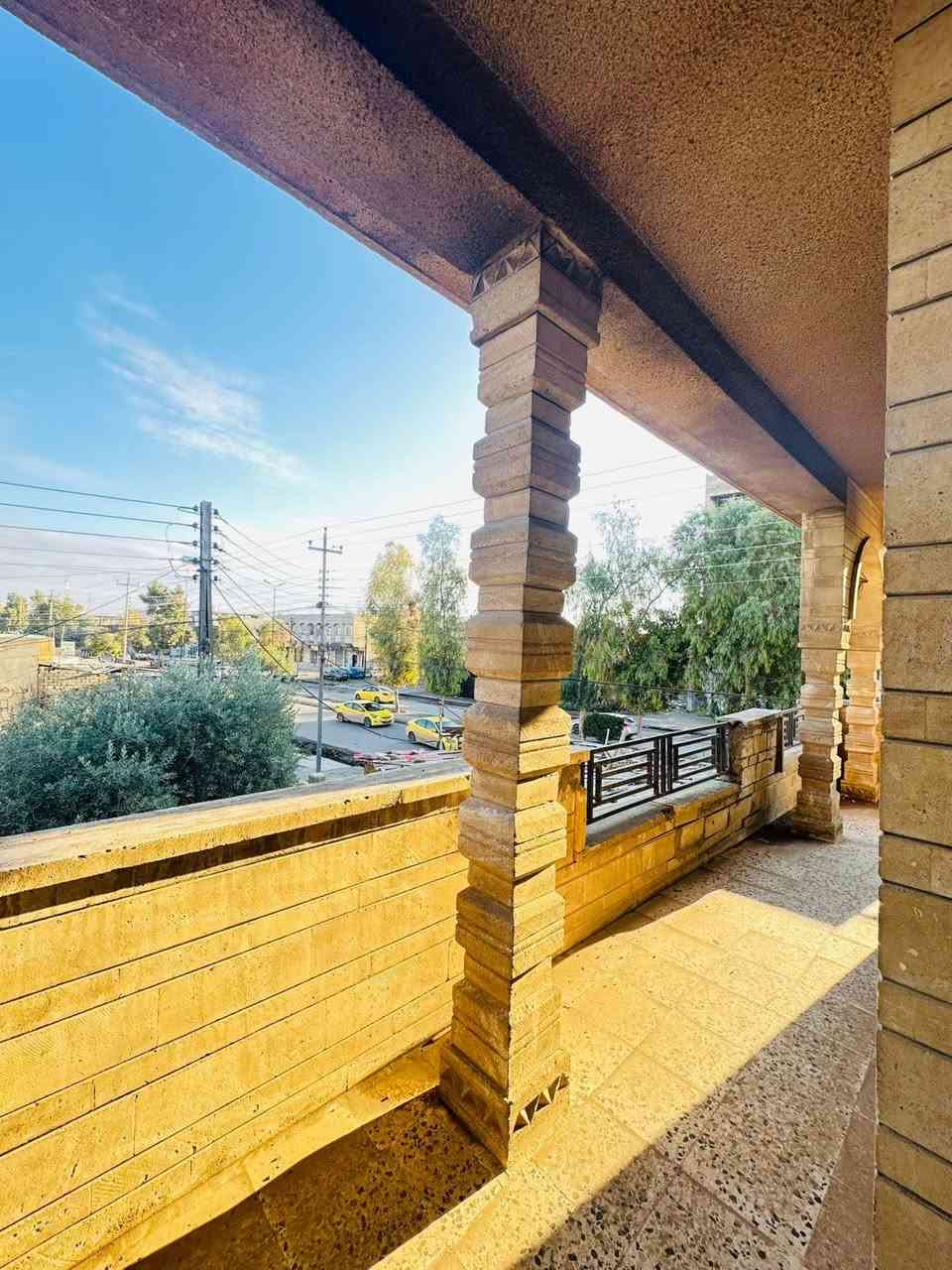 #للايجار_للايجار 
سلام عليكم دار للايجار 
في حي الوحده على سايدين السبعاوي 
يصلح سكني او مجمع طبي او معهد او روضه اطفال 
او مكتب تجاري 
مساحة 380 متر طابقين 
الطابق الاول غرفتين نوم وهول ومطبخ وصحيات 
وكراج كبير جداً 
الطابق الثاني اربع غرف نوم وهول وصحيات وطارمه 
وبيتونه 

للاستفسار اكثر مراجعة مكتب التطوير للعقار سايدين الميثاق مقابل مطعم رائدر بدر وقرب جامع لا إله إلا الله 
اوالاتصال على الارقام التالية🔸🔹  

 *********** واتساب + فايبر
‏*********** واتس + فايبر 
*********** واتس + فايبر
 *********** واتس + فايبر

1️⃣ يوجد بيوت  للبيع  سكني تجاري🏭
2️⃣ يوجد اراضي للبيع سكني زراعي🏡
3️⃣ يوجد تعقيب تحويل ملك عقار📋
4️⃣ يوجد  كادر مساحين اراضي📐
5️⃣يوجد كادر بناء بيوت 🧱
6️⃣ يوجد كادر تفليش بيوت 🏗
🔹 نستقبل كافه العروض التجاريه والسكنيه 
🔹وعروض الايجارات على مدار 24 ساعه
