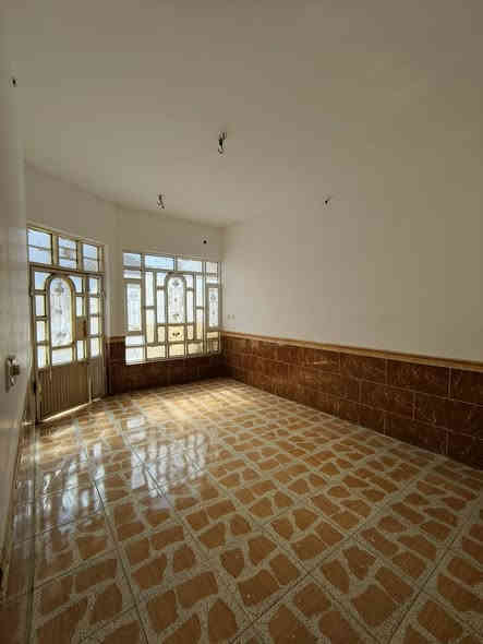 سلام عليكم متوفر بيت للايجار في حي النداء ع شارع ٢٠ المساحه 100 متر نظيف طبعا هوا البيت انباع على المبادره بس تعرفون المبادره تتأخر 4 شهور او خمسه او حتى أكثر بعد حسب الدوله ف اريد مأجر ياجره بهاي المده 5 شهور او اقل او اكثر حسب المبادره بعد الإيجار 300 الف قفل للتواصل على الرقم ***********
