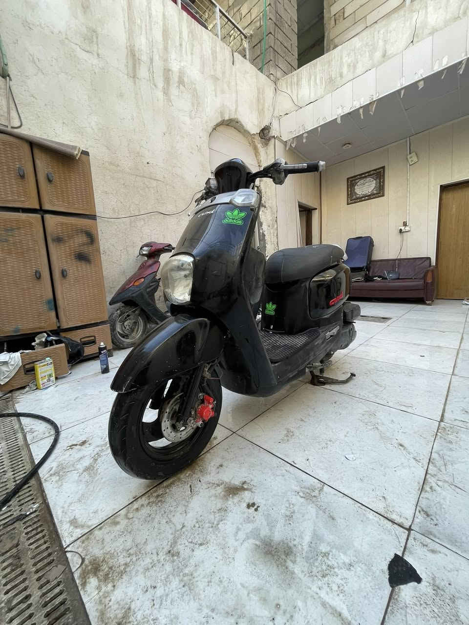 دراجه بوليس حديث 2017ياباني صاله يام من طالعه من رمبه كهربائيات كلهن شغالات كفاله دراجه المحرك كلشي كفاله نضيفه شوف العين حته ما ماشيه هواي سعر ٩٠٠ بيهه مجال رقم ***********
