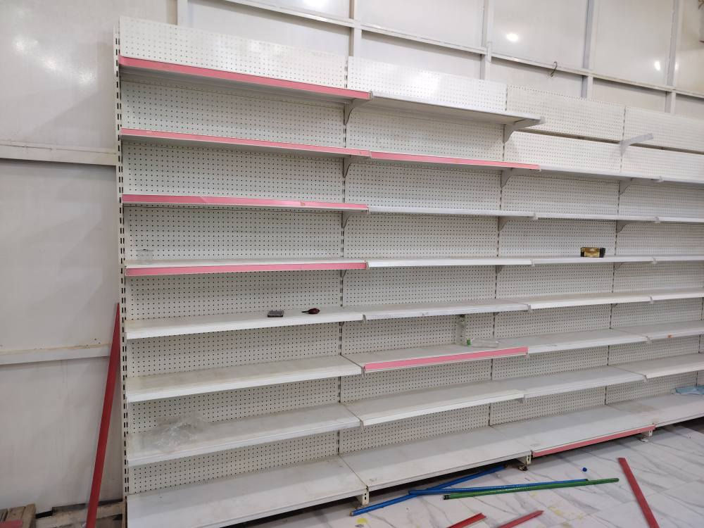 رفوف مع كافة الملحقات للبيع ميسان الأتصال على الرقم *********** عمارة, ميسان
