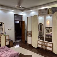 المربعه شارع ٢٠٠٠ • ٢٠٠م • ٤غرف نوم