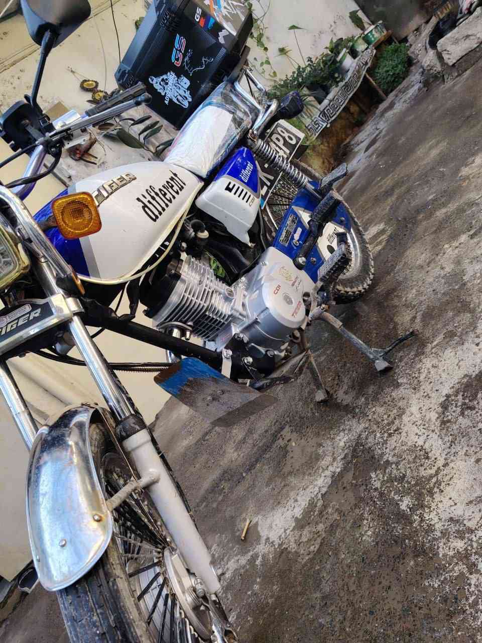 اسلام عليكم دراجة ايراني موديل 2020 نظافة گدام العين
شرط شرط المكينة ما مفتوحة شركة بس يعوزة چاملق لان چاملق الشركة تعب فقط السعر500 وبي مجال لطيبين بيع مستعجل جماعت ال400مابيع من هسه رقم *********** واتساب كذالك الخاص موجود #ادمن
