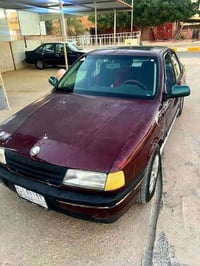 اوبل فكترا موديل 1991 محرك 2000 كير عادي  السيارة جاهزة و معمره من جمي...
