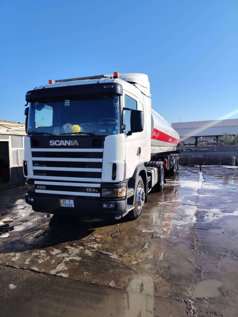 سلام عليكم سكانيه ٢٠٠٥ اصل كيركوبره مكينه حجم ٤٢٠ انجكشن خيط بخار رقم واسط بأسمي سنويه جديده تكيال حله سنتين بويلر ٣٦ طن يعني ٣٨ الف بوري ابو٨ قطعه وحده كاك ياباني تصريح أمني سنتين سياره جاهزه تخم تاير شغاله على كربلاء وبيهه سايق وموافقات السعر٢٥٠        *********** مكاني نجف
