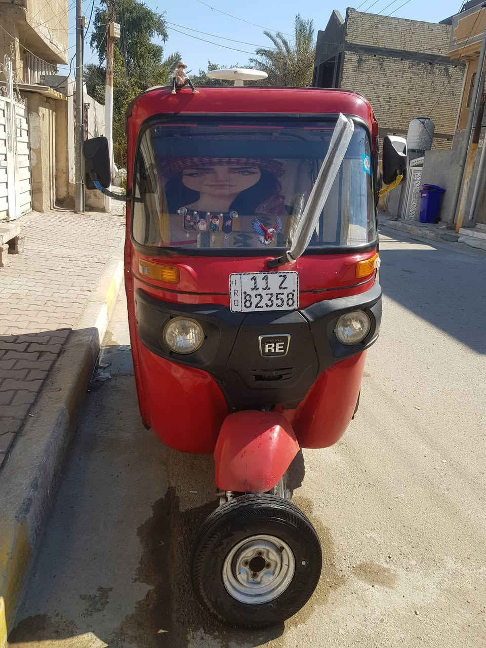 السلام عليكم تكتك 18 رقم وسنويه تحويل مباشر مصبوغه لجماليه دوس معمره بس  المكينه لا تبخير ولا تنقيص مناقصها شي كامله كبل لشارع وجادر مال 21 شديته مال استعجال وتايرات 2 جدد بيها السعر 5 و 200 وبيها مجال العنوان بغداد الحسينيه *********** موجود واتساب
