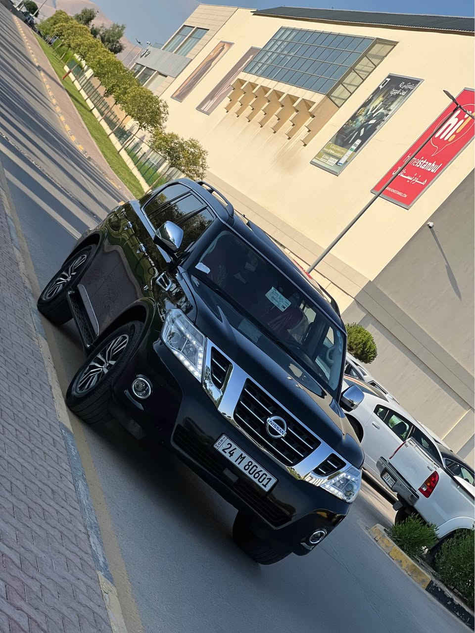 NISSAN ARMADA 2017 PLATINUM 
‎نيسان ارمادا بلاتنيوم فول مواصفات 2017 
‎🛑محرك 8 سلندر 5600 
‎ماشيه 61 الف  

‎ملاحظة : سيارة بيها فقط البونيد صبغ بدون دواخل بشرط 
‎🛑 :- {فتحة - رادار - 5 كامرات - فور ويل 4x4 - كشنات تدفئة و تبريد وخزن ميموري - سكان كهرباء و تدفئة - كشنات خلفية كهرباء و تدفئة - بصمة وتشغيل عن بعد - صندوق جك (كهرباء) - لايتات متحرك مع فرة السكان - شاشات خلفية - دواخل نسمو } بعد كلش هواية مواصفات 
‎🛑ملاحظة : سيارة جاهزة بشرط بدون اي نقص تخم تايرات جديد عليها
‎سنوی رقم هزە جدید 
‎السعر ١٩٨$ مجال بلاش💣💣💣💣ر :
***********📲
‎العنوان:السليمانية المعارض الجديدة السليمانية, العراق
