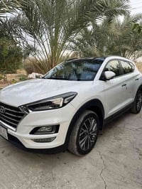 سيارة توسان  موديل ٢٠ مكفول فول موصفات مكاني بغداد جسر ديالى القديم 07...