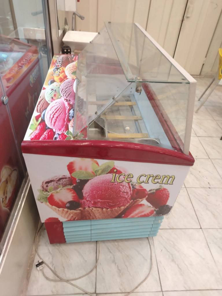 عارضه مرطبات صناعة ايطاليه سنگل فيز تجميد يوصل 35تحت الصفر تأخذ 12بلانك حجم الصغير السعر 400الف الاستفسار *********** مكاني بغداد نقص
جامه مكسوره بغداد, العراق
