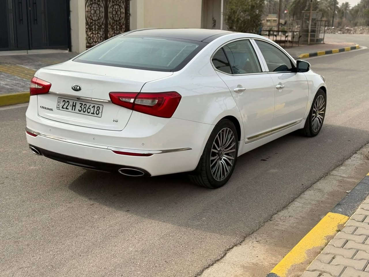 السلام عليكم كادينزا موديل 2014 
 
      رقم اربيل دولي

موصفات سياره !!!

1.بصمه

2.كشنات جلد

3.كشنات كهرباء

4.كشن خزن ميموري 

5.برده كهرباء

6.ستيرن كهرباء 

7.لايت عدسه زنون بلادي

8.شفتات ستيرن 

9.كشنات تدفئه تبريد

10.سماعات انفنتي 

11.شاشه عداد الكتروني 

12.كامره وحساس

13.ويل حجم 20تخم تاير 

14.مري شفط

15.مري قلاب عل بك R

16.نظام تحكم خلفي بصوت وبرده 

17.حساس مطر وهيتر جام 

موصفات معروفه بل كادنزا 
س122 وبيهه مجال
السيارة بيهه كلير صفحه اثر شخط بدون دواخل 
رقم الهاتف *********** يوجد واتساب 
غير متواجد ع فيس
