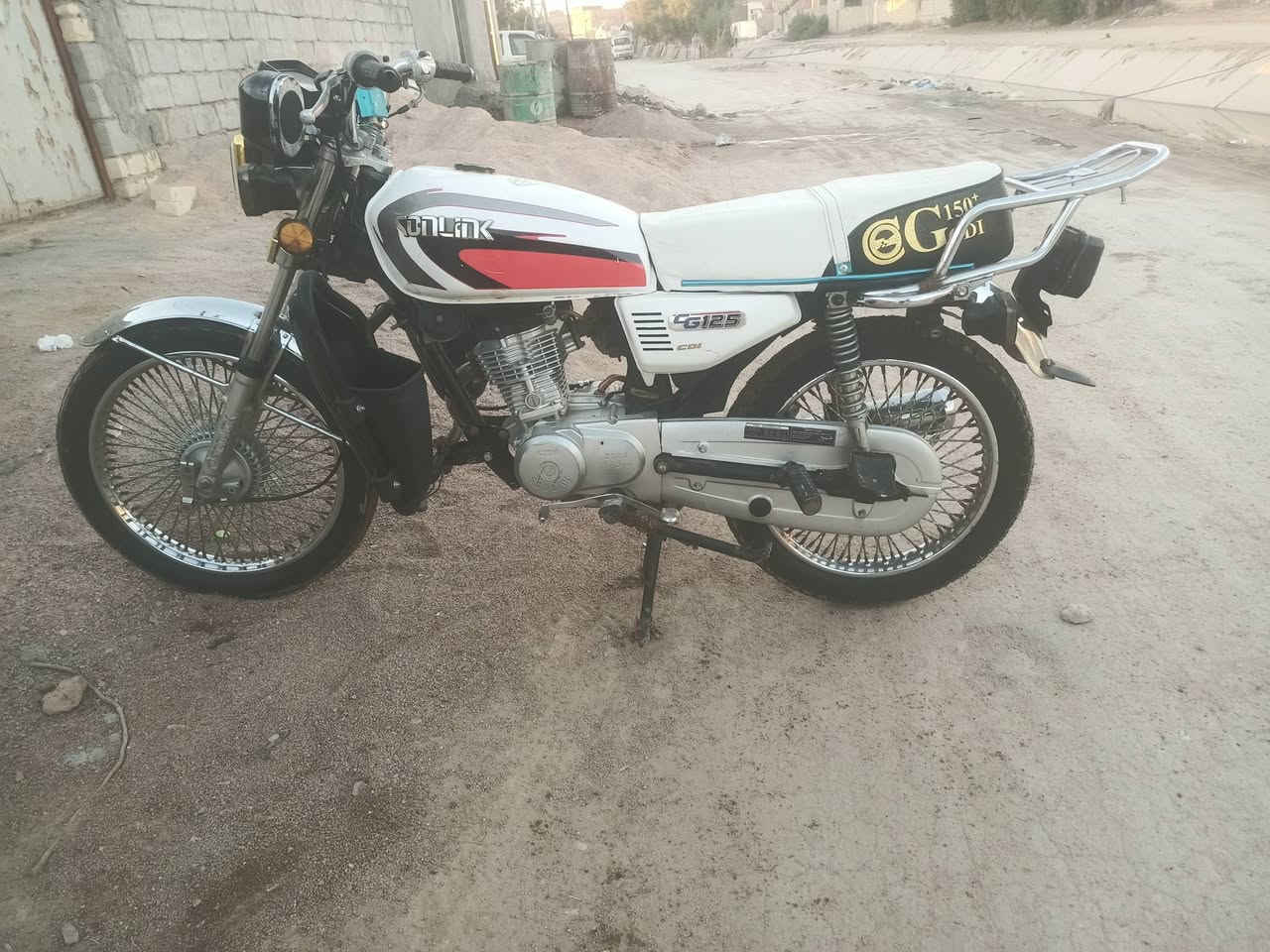 سلام عليكم دراجة مال جنايه للبيع موديل 23اوراق كامله محرك مامفتوح كهربائيّ شغاله لايت عالي ناصي اشاير يمنه يسره انبي ثري سماعاته شغاله ماعايزه شي هاي صور كدامك دراجة نفس الصوره حبيبي لاتجي وتكلي دزلي صوره احفظ وتعال اذا مو نفسه بلاش اخذه مكان بابل القاسم سعر خاص رقم*********** الموشراي لا يعامل ولايواعد رحم الله والديكم
