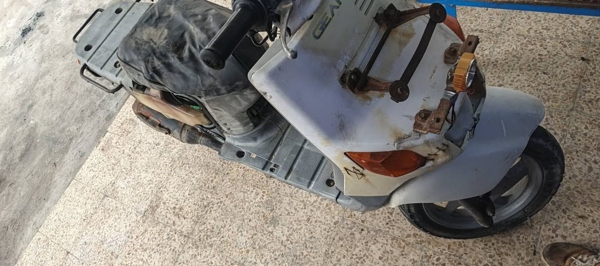 ماطور بي كم للبيع لايت اشاير بك لايت هورن  كامل بس ناقصو درع وره 175وبي مجاال النتصال ***********
