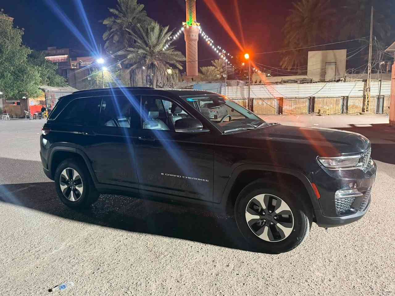 للبيع | Jeep Grand Cherokee Limited 2023 🔥

✅ فور ويل (4WD)
✅ هايبرد + بنزين + شحن (Plug-in Hybrid)
✅ لون كلين
✅ الممشى: 42 ميل فقط

أبرز المواصفات:

* شاشتين كبار
* تشغيل بصمة (Smart Key)
* ريموت ستارت
*
* حساسات أمامية وخلفية
* مثبت سرعة ذكي (Adaptive Cruise Control)
* نظام المحافظة على المسار
* رادار أمامي وتحذير الاصطدام
* فرملة طوارئ أوتوماتيكية
* Apple CarPlay & Android Auto
* مقاعد جلد فاخرة
* تدفئة وتبريد للمقاعد الأمامية
* تدفئة للسكان
* سقف بانوراما
* باب خلفي كهربائي
* شاحن لاسلكي للموبايل
* إضاءة LED
* جنوط وكالة
* حالة الوكالة، نظيفة جدًا

💯 السيارة كلين وبحالة ممتازة جدًا، جاهزة للفحص بأي مكان.

📍 للاستفسار والمراسلة على الخاص أو الاتصال
*********** واتس 
*********** للاتصال
