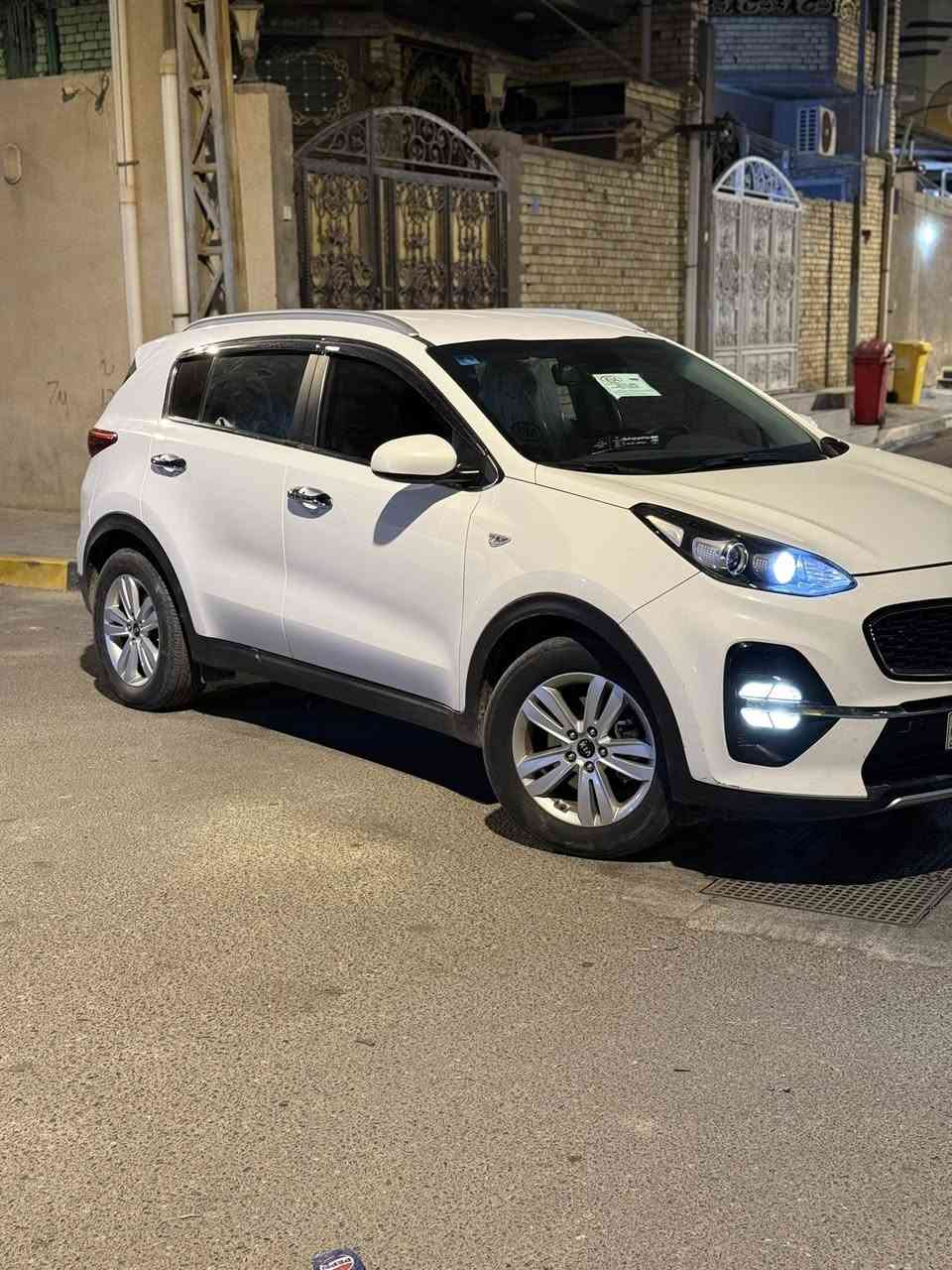 سلام عليكم سبورتج للبيع او مراوس 2021 سيارة كفالة من الضربة وصبغ سيارة كلش جديدة بمعنة الكلمة تخم تاير حدادية رقم بصرة تحويل سيارة تاخذهة الف ما ذب علية سيارة نص فول 
(ماشية 70 الف)
(سعر 160 وبيهة مجال )
(رقم لهاتف ***********بي واتساب )
