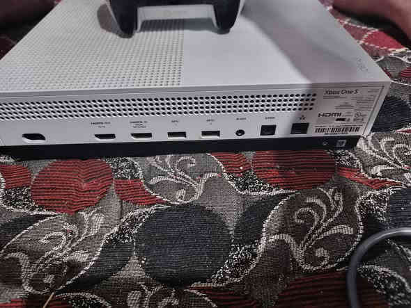 السلام عليكم بلي اكس بوكس 1 s شرط ما مفتوح رقم الهاتف ***********
