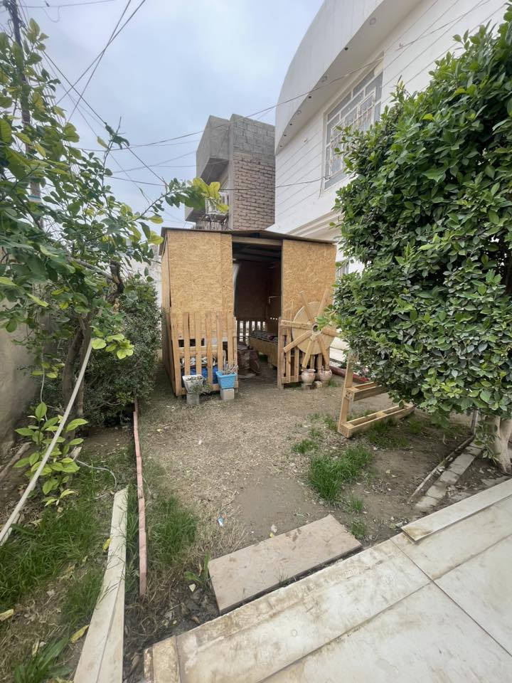 السلام عليكم ورحمة الله وبركاته 🏡 بيت للبيع 
الموقع جبيرية الثالثة قرب شارع المدرسة 
قرب جامع انوار الكعبة قرب جامع الأبرار 
مساحة البيت 250متر 
4غرف نوم
2صحيات خارجيه داخليه
حديقه
منور داير البيت 
سعر البيت110قابل للتفاوض
الاتصال للاستفسار رقم***********
⭐️⭐️⭐️
