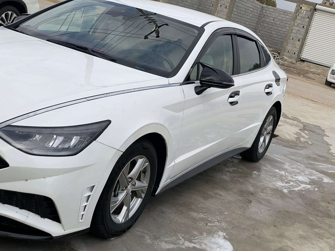 سوناتا 2023 حره تحويل ثاني يوم ماشيه 27 سياره بلكارتون حادثها جاملق وبنيد وباقي السياره كفاله سياره تخم تاير جديد حداديه ١٠٠/١٠٠تبريد ثلج وتففه سياره ماتصرف عليها الف دينار مكينه 2500 كير مكينه كفاله سعرها 153 وبيها مجال كلش قليل  رقم بصره الدولي سنويه جديده كلشي جديد ***********
