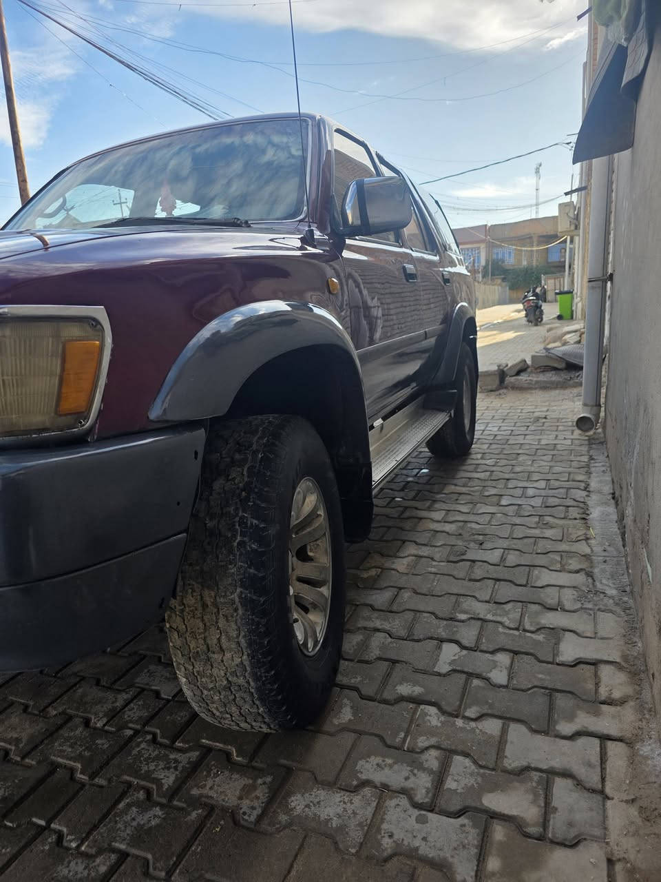 السلام عليكم
تيوته سورف مديل ١٩٩٥ رقم بغدادنكليزي سنويه ٢٠٢٨تحويل مباشر مكينه الفين ونص بطه 
لسياره يسره بلادي 
لسياره تعميرجديد مابيها نقص السعر ٥٢ وبيها مجال  
***********
مكان الكوت مركز مدينه
