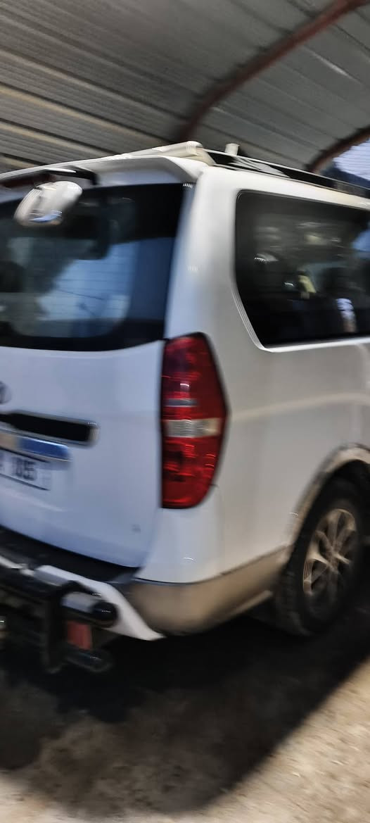 السلام عليكم ستاركس للبيع ٢٠١١مفتوح ومحور مسكر مكينه ١٢ كصه كامله ويل VIP مري ٢٠ بيه جامعة أمامي صفحة العبري وشويه بالباب العبري السياره حلوه أرضية جديده تنته مغلفه جديد رقم إنكليزي مميز قادسيه السياره باسمي مصفره هيئه وضريبه وغرامات وتحويل ثاني يوم العنوان البصرة القرنه السعر ١٥٥ وبي مجال ***********
