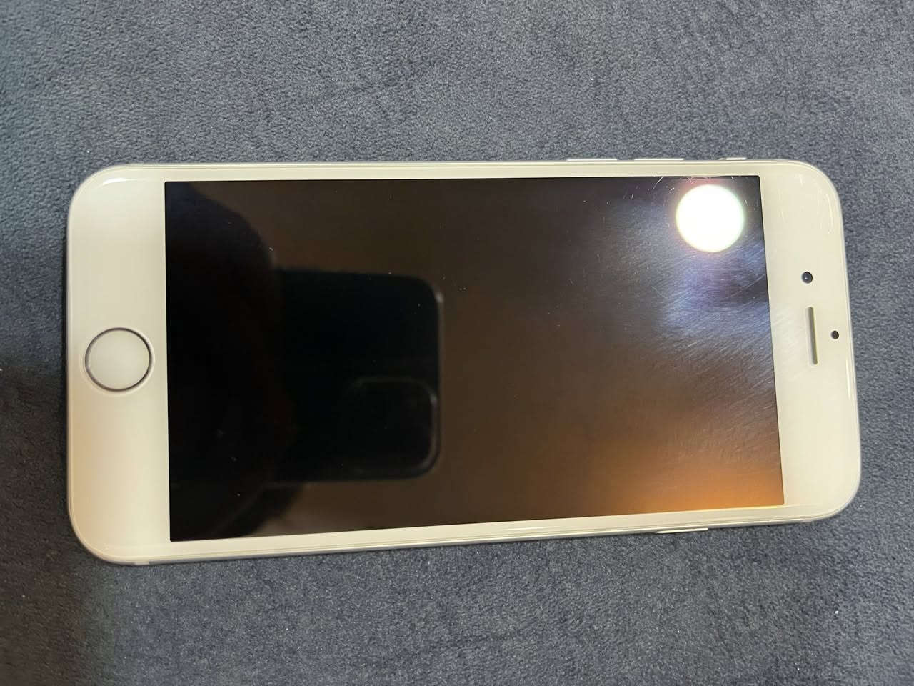 آيفون ٦ 
بطارية ٨٢ 
ذاكرة ٦٤ 
رقم واتساب:***********
مكان:أربيل
