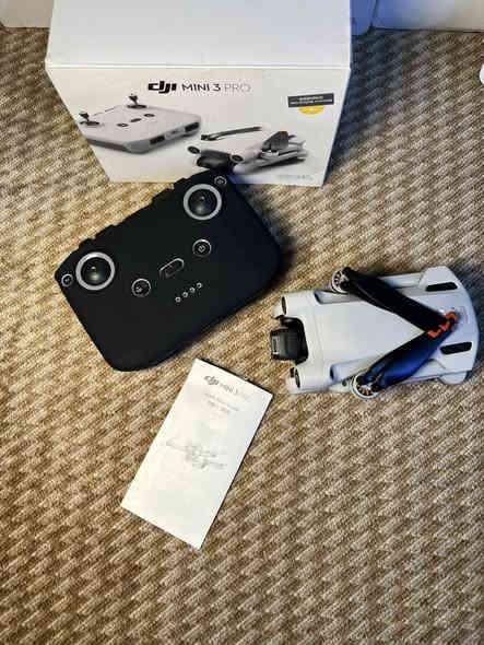 Dji mini 3 pro سنكل 
قطعه فول نضافه بطاريه وحده جوستك عادي مكاني مدينه الصدر توصيل موجود فقط بتحويل عربون لمعرفه السعر والتفاصيل *********** ومن تراسلني حدد الموديل الي تريده مو تدزلي بس الدرون بيش يرحم رالديكم تحياتي للجميع
