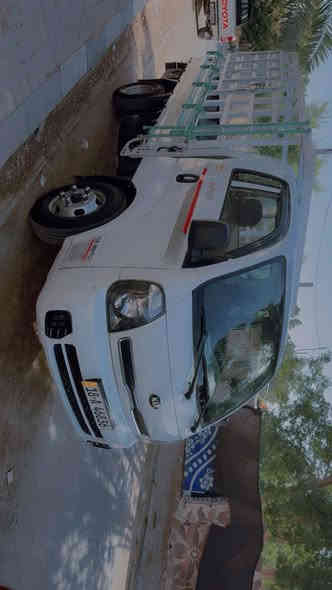 السلام عليكم ورحمة الله وبركاته كيا فحل 18 
4000 مفتوح رقم بابل الدولي السياره بيه بيه الدوسات احله من الصور كير مكينه حداديه نص او نص كامره شاشه كله شغاله كهربائياته تايرات جدد
الوره محور ١٤ محجره كامل مساج بكشن تحكم استيرن جهتين جاهزه من كلشي السعر 143 او بيه مجال 
***********
مكانه نجف
