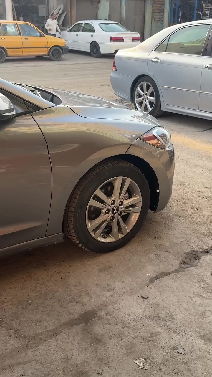 الانتر مديل 18بلا حادث داخله كلين ليبل واحد رقم نكليزي سعر ١٢٢وبيه مجال
***********
