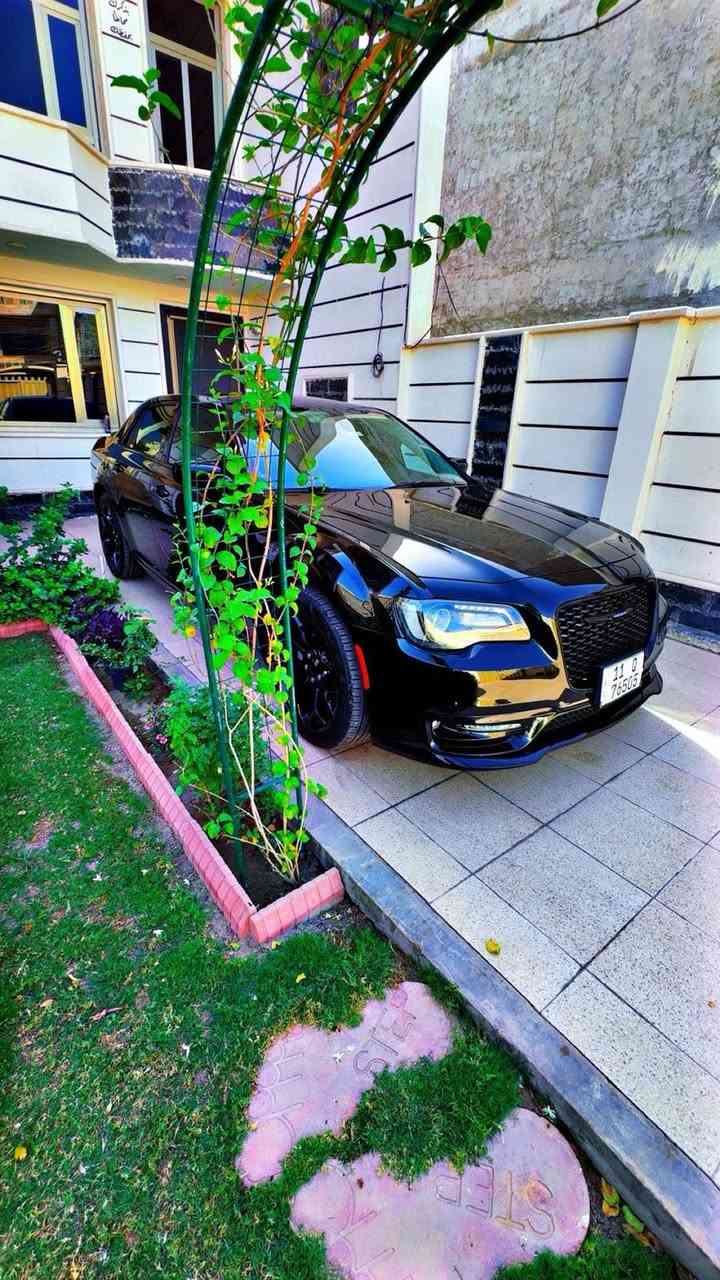 السلام عليكم  Chrysler2022 حزمة خاصة شكل سبورت بدون فتحه فقط وصور الحادث مرفقة جاملغ وبنيد والباب مطخوخ مال سايق من جاملغ قليل ف قطعتين تبديل وقطعه صبغ مكانها بغداد الكرخ السعر 23500الف دولار يعني235ورقة تواصل واتساب او اتصال ***********
