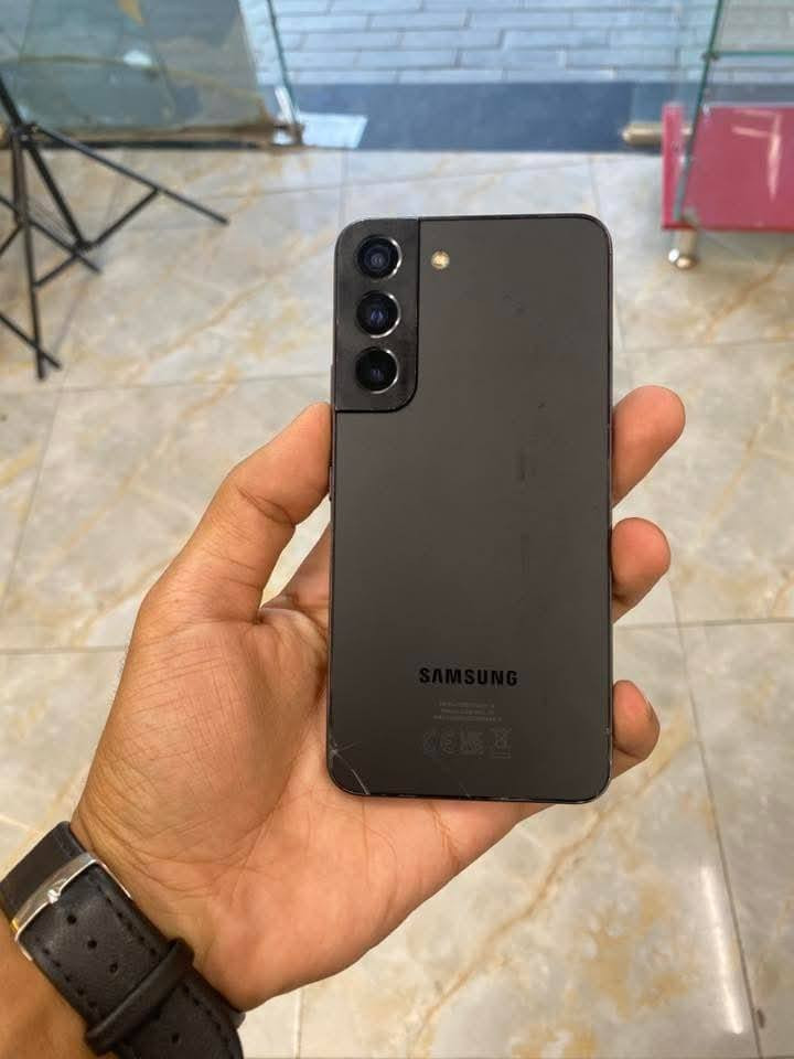 اس 22بلص 
ذاكره 128
رام 8
نضافه 90%
مامفتوح ابد 
سعر 260وبي مجال
حله ***********
