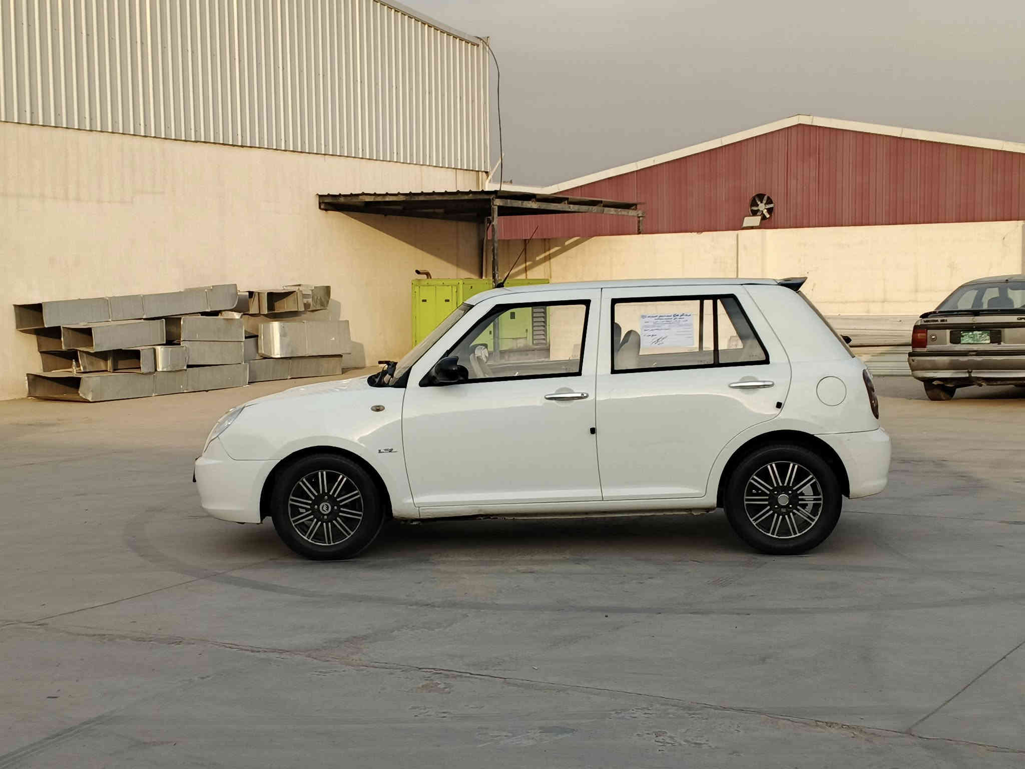 للبيع وبسعر مناسب 
ليفان مستر بن موديل 2014 رقم اربيل دولي مكينه وكير وطخم شرط سيارة حيل حلوااا ونظيفه تبريد شغال وشرط التحويل بيها نص جاملغ صبغ فقط امامي بدون دواخل كير عادي وجامات كهرب السعررررر 52 وبيها مجال للاستفسار الاتصال ع الارقام التاليه 

***********

***********
