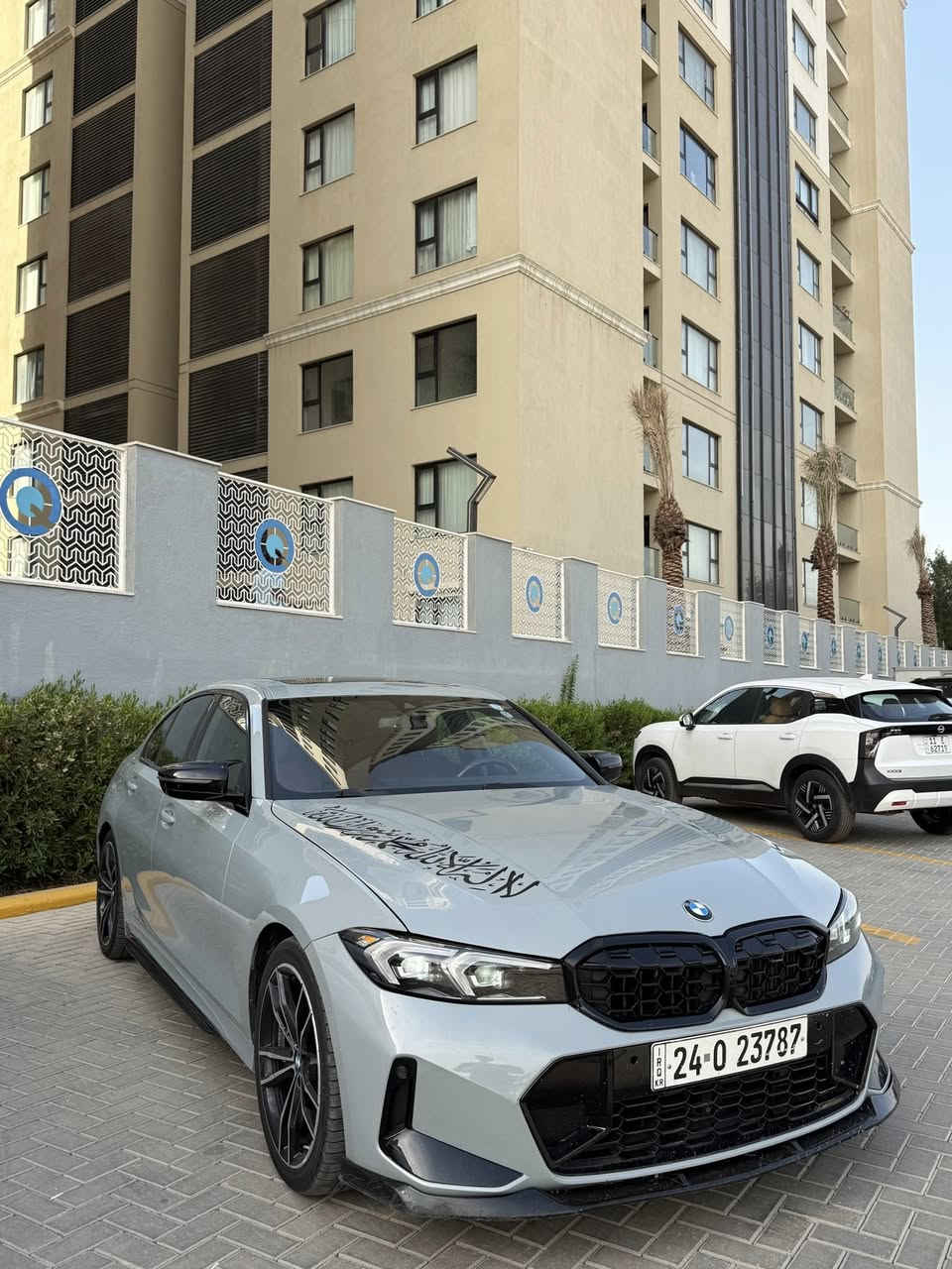 السلام عليكم BMW 330i للبيع موديل 2023.  *********** واتساب موجود
محرك 4 سلندر 2000 توين بور تيربو صاروخ 🚀 

وارد امريكي  ممشى السيارة 59.000 الف فقط

لون اسمنتي مميز  دواخل لون احمر رقم اربيل 

السيارة 1/1 فول مواصفات M Package اصل 

ويل 19 و تخم تايرات رن فلات جديدة بالكامل

السيارة حادثه كلش بسيط حافه بنيد بس 

ومغلفه ppf بالكامل السيارة 

كلشي مابيها صفر مسج  نضيفة من كل نواحي 

المواصفات :

رادار امامي 

تحذير رادار من الاصطدام الأمامي + فرملة تلقائية إذا قربت نصدم

 

تحديد المسار وتحذير بالنقاط العمياء بالمرايات

رادار تحذير وكشف المشاة اذا قربت تصدم

 حساسة 360 درجة امامي وخلفي كامرة خلفيه

فتحة سقف ونظام دخول ذكي وترحيب وبصمة

     

شاشة تدعم نظام  Apple CarPlay /Android

كشنات كهربائية و نضام تدفئة وخزن ميموري

تدفئة ستيرن و شاشة وعداد الكترواني بالكامل

قطعتين تبريد امامية وخلفية منفصلة

نظام اوتو هولد وهاند بريك كهربائي وشفتات

صندوق كهرباء وبالرجل هم ينفتح ومري شفط

انارة داخلية متغيرة LED ل 12 الالون مختلفة

منافذ شحن USP امامي وخلفي 

نضام البريك الرياضي الحجم الكبير لون الازرق

شباك امامي كهربائي ينفتح وينسد حسب الحاجة

وباقي مواصفات هواي معروفة بال BMW

 

السعر : خاص  

للتواصل :***********

مكاني بغداد حي لحسين
