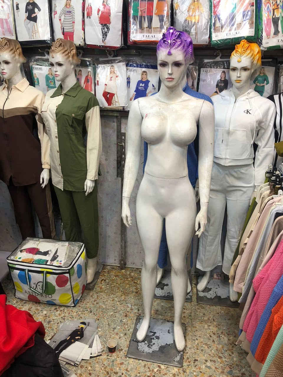 سلام عليكم 
مليكانات هندي الاصلي نضافة 90%
العدد 10 مليكانات 
العنوان بغداد مدينة الصدر 
للستفسار ***********
