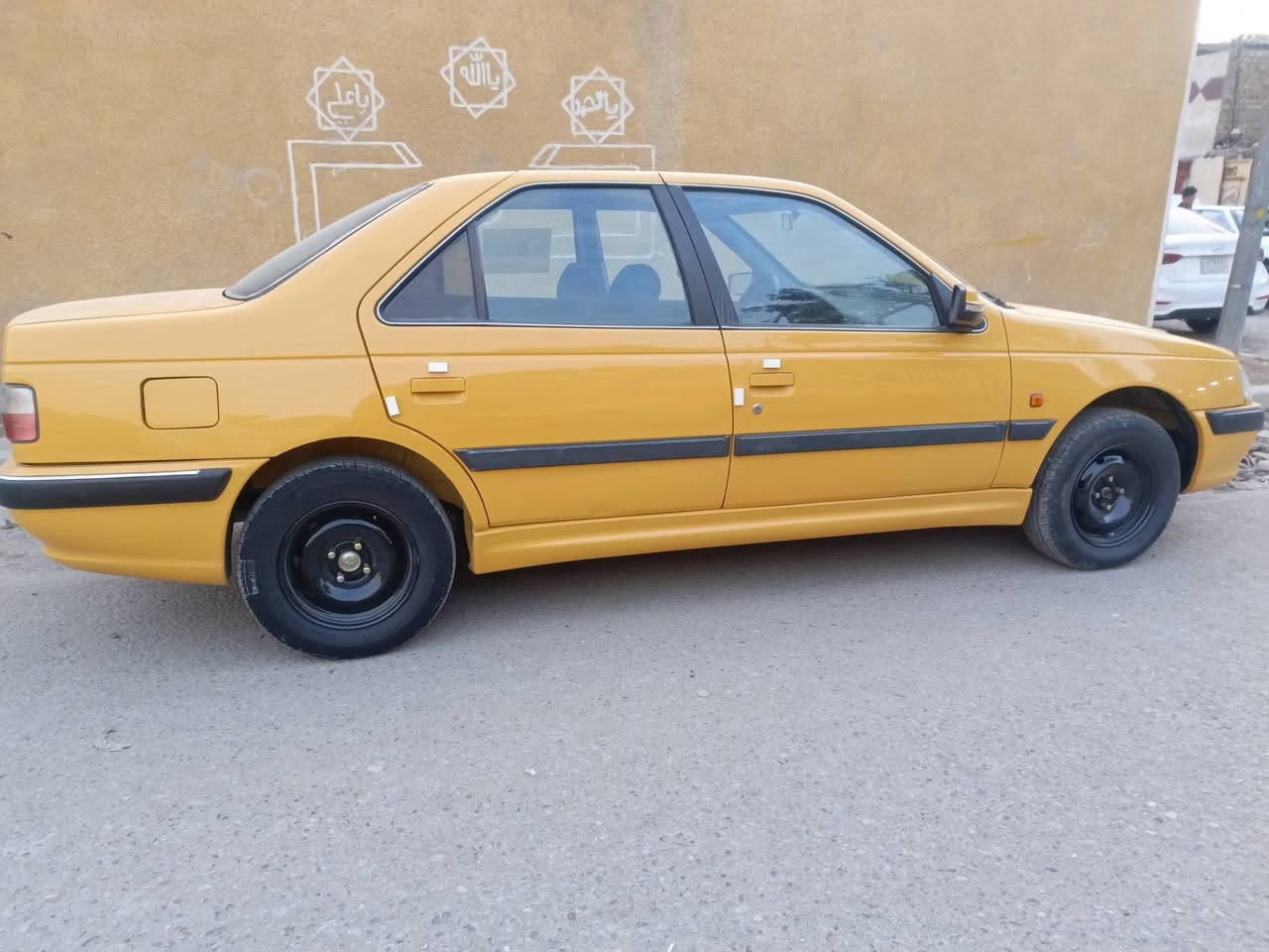 سلام عليكم بيجو بارص موديل 15 بيه خشم جاملغ امامي معه كصت بنيد بيهن صبغ مكينه كير حداده تخم تاير هيئة مصفرة سنوية 28 هيئة مصفرة السعر 48 العنوان بغداد الهاتف ***********
