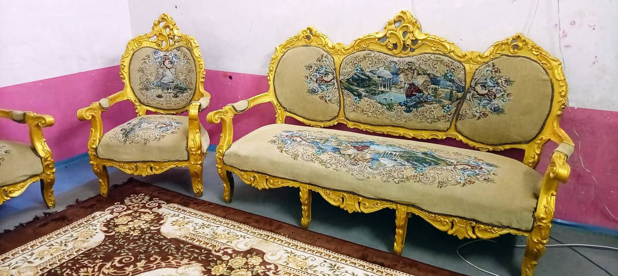 تخم ملكي زان مصري 9 مقاعد نظيف أخو الجديد العنوان كربلاء الامن الداخلي  السعر 375 للستفسار *********** يوجد توصيل بكروه
