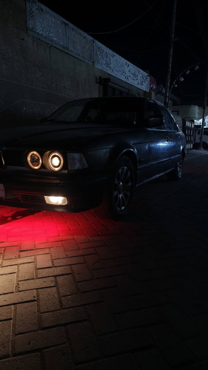 السلام عليكم    ❤💛🖤 بيع او مراوس 
‏✓ BMW 1991 الباڤاري /لسياره اصل وفصل 735
‏✓ مكينه 3.5 مفتوح
‏✓ وارد ياباني بدون فتحه بلسقف
‏   صدر امامي خلفي جديد نضافتة 96٪
‏   سياره مال جناي باسمي سنويتها لـ2029 مشروع وطني
‏   الرقم الجديد الدولي  +هزه جديده
‏    جام كهرباء  
‏  سستم سماعات  جديد
‏   وضعيات كير  /S/E/M كله شغال
‏   لسياره عوزها ملاحضات بسيطه
‏📍عنوان بغداد /حي النصر
‏ ✓ واتساب او اتصال لباقي لتفاصيل
  مراوس او بيع سعرها 40 وبيها مجال لشراي  وتشلع عيني
‏ ✓ واتساب او اتصال لباقي لتفاصيل
         ***********
