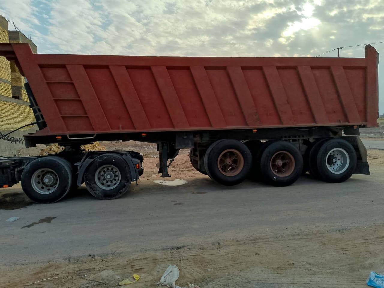 السلام عليكم 
سكانيا سكس ويل مجموعه جوبلس 
مربوطه نساف مكينه 6 انجكسن 
سنويه لل30 رقم انكليزي باسمي شرط المداور
السياره دخول جديد قليل مشتغله بالعراق 
جاهزة مكينة وكير وحداديه وشاصي كفاله عامه 
تخم تاير جديد راس وعربانه 
السياره جاهزة للشغل ربع متصرف عليها بس فلوس تحويل

العربانه هياكل الماني منفيسها موجود بعدها ما مربوطه 
موديل ٢٠١٥ كرسي حداده سبرنك بريك هواء كله مكفول شاصي بدي مكفول دناكير ١٦ مربع بولبرن جبير ٣ دناكير 
كفاله عامه راس وعربانه للاستفسار:***********
