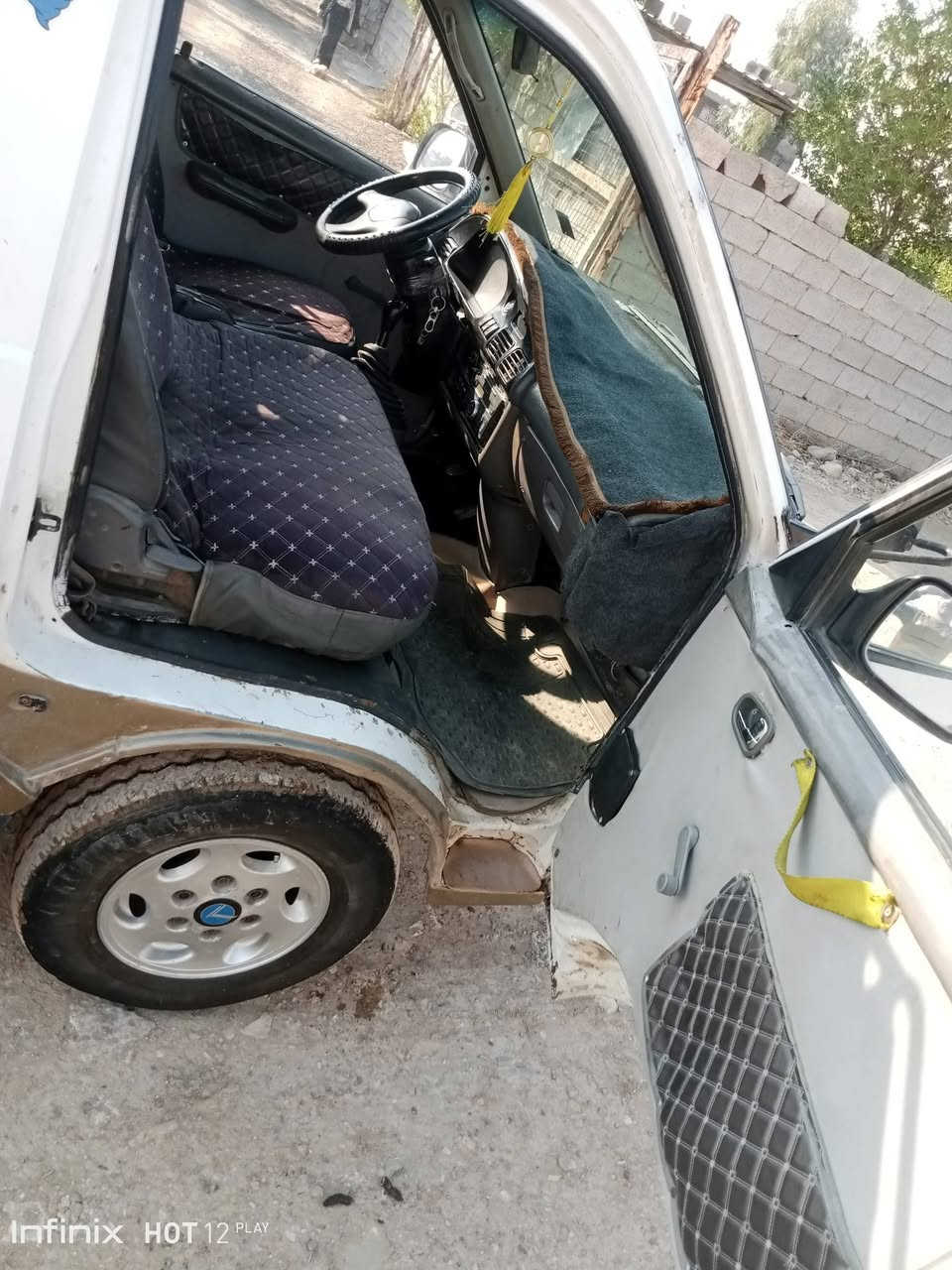 سلام عليكم
كيه بريجو موديل 1998 فان رقم ديالى دولي 
 سياره بلاديه كير محرك اكسل بل شرط شواصي بلاديه 
سياره مصفره سياره بأسمي السعر 77 ورقه بيها مجال 
عنوان بغداد حسينيه معامل سياحي 
رقم الهاتف***********
