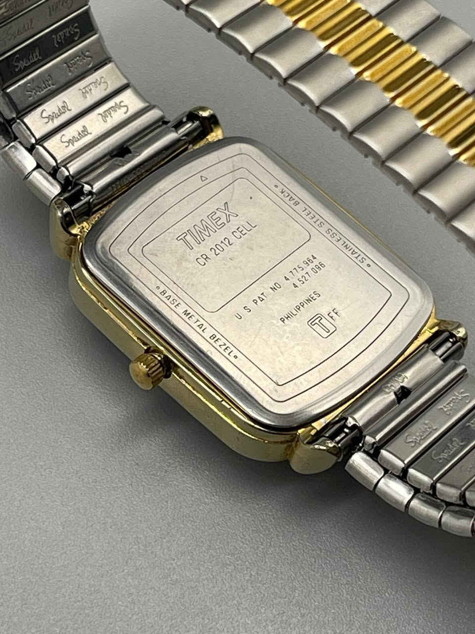 ساعه ‏Timex Indiglo باله اورجينال نضافة 100‎%‎

قطر الهيكل / العرض 30 / الطول 34

سُمك الهيكل 8 ملم

مينا انديجلو المضيء

مقاومة للماء حتى عمق 30 مترًا

ساعه فنتج كلاسيكية كوارتز للرجال من تايمكس مينا باللون الأبيض إطار ذهبي اللون متصل بسوار معدني مرن يدمج بين اللونين الفضي والذهبي 

———————————————-

يوجد توصيل 🚚 ( بغداد - محافظات العراق )

☎️رقم الهاتف : ***********

للحجز - دايركت

