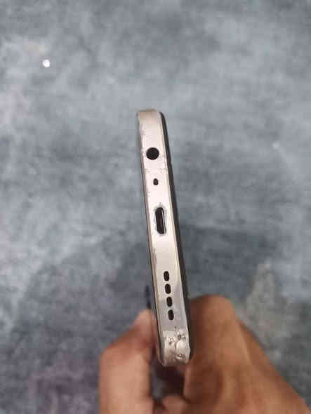 ريلمي C33 ذاكرة 128 كله شقال فطور قليله مامأثر عل صورة سعر 45 مكاني بصرة حيانيه 
*********** البصرة
