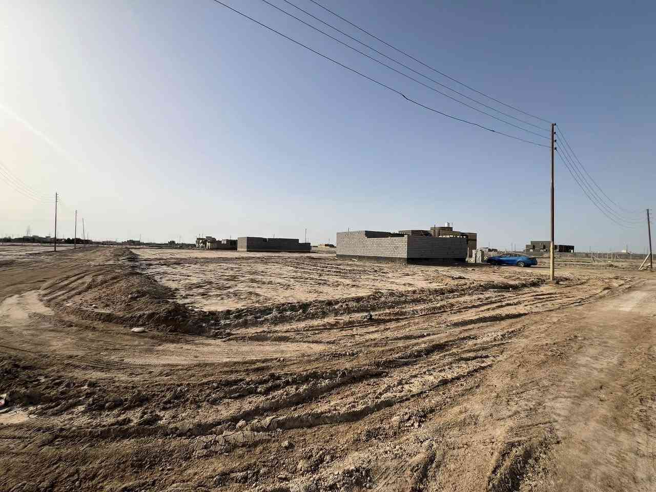 يالله
 السلام عليكم احبتي يوجد قطعة ركن في حي الجوادين النزله الثانيه  مساحه 200 متر وجه 10 نزال 20 وبسعر مناسب ☎️***********☎️
