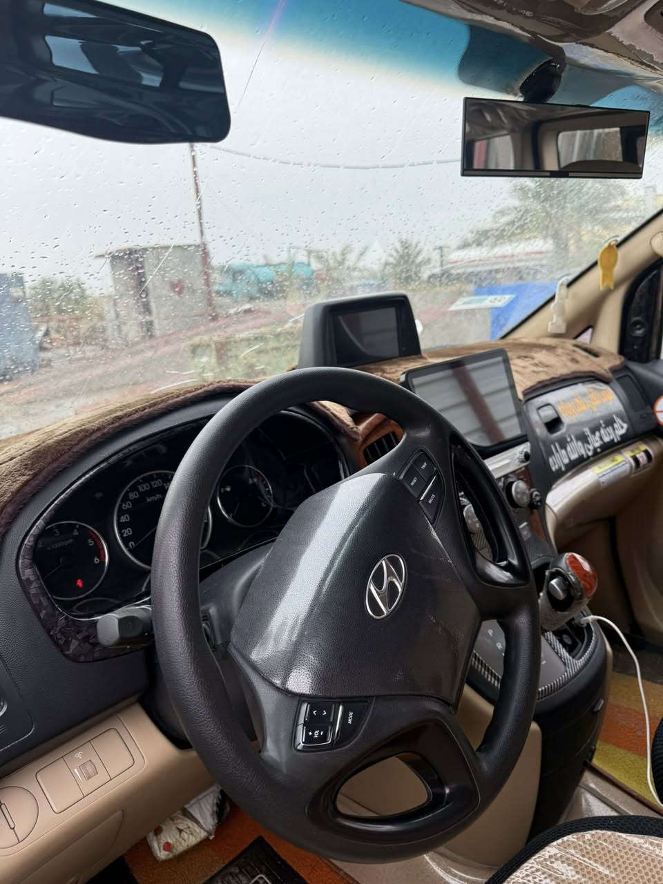 ستاركس موديل 2009 لبيع 

سياره بيهه بارد قليل ولباقي مكفول 

سياره محوره مسكر سبلاين 12

سعر 165 وبيهه مجال 

مكان سياره الانبار رمادي 

رقم سياره دهوك بسمي تحويل مباشر 
***********
