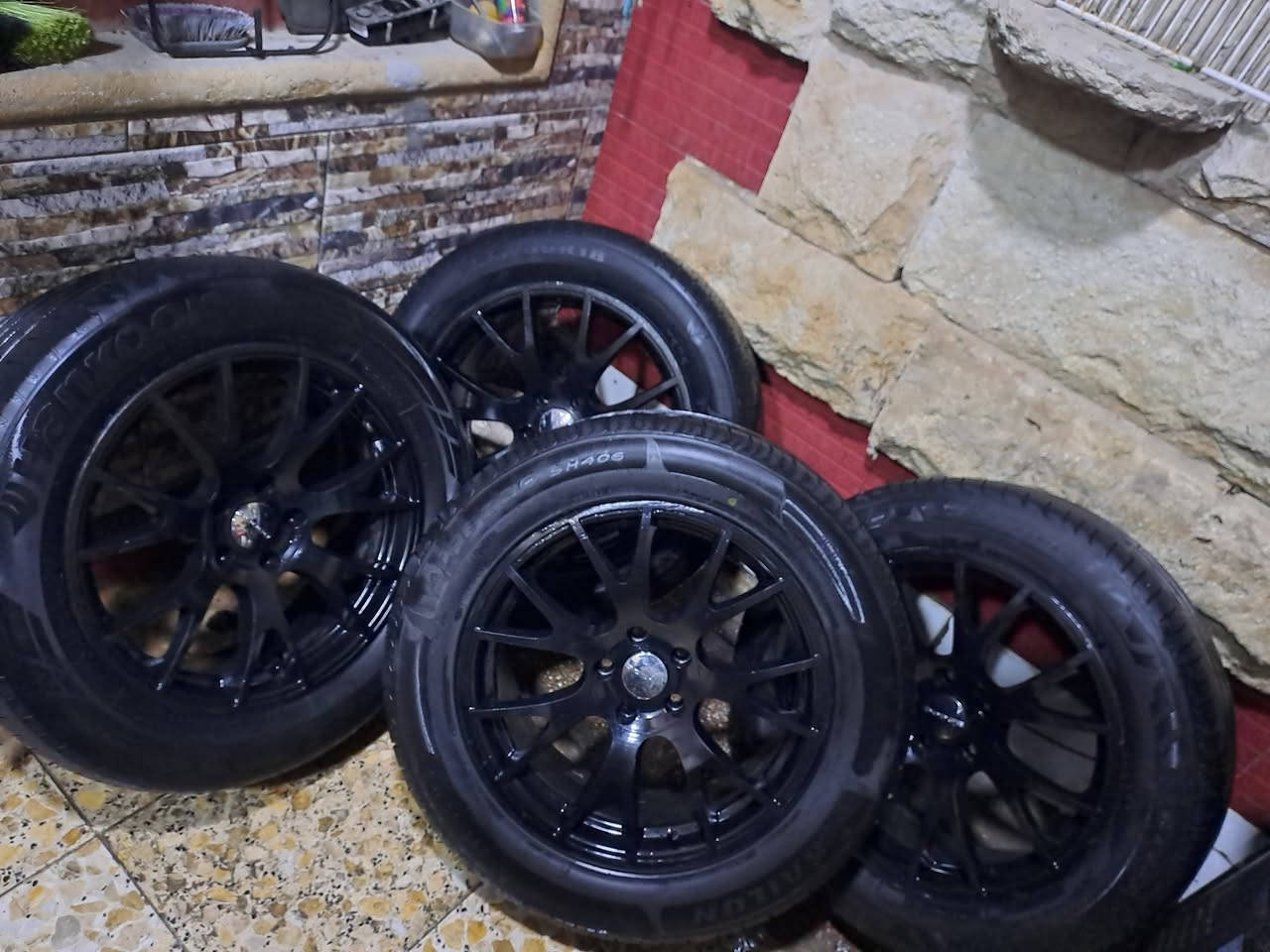 ويل وتاير حجم ١٨ مصبغ الويل وتايرات تعبانات نص عمر نهايتهن ٣٥٠ قفل شراي قفل *********** مكاني بغداد
