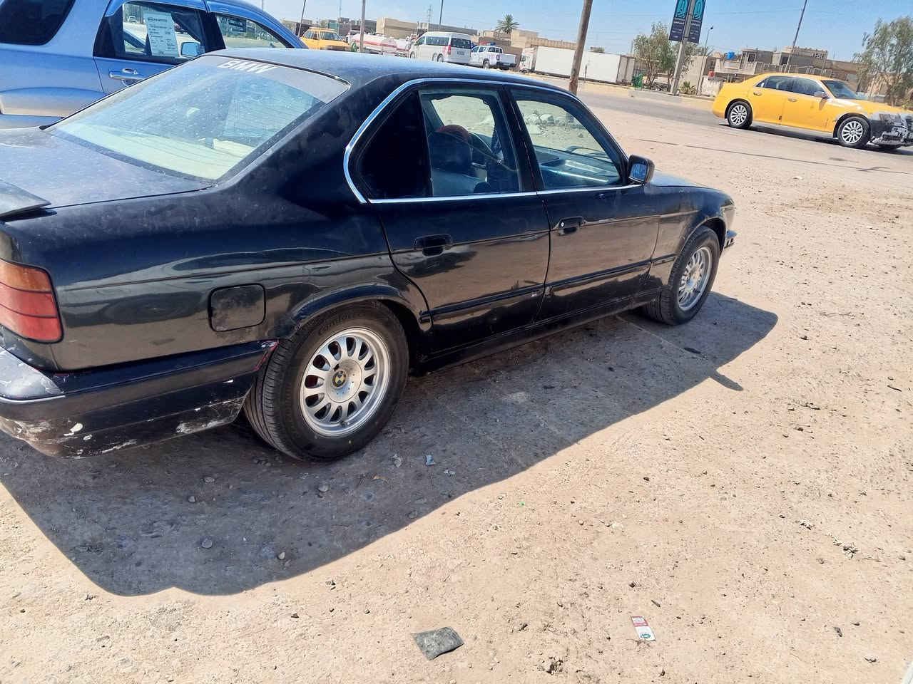 سلام عليكم للبيع بي ام موديل 90 حجم 500 كير عادي مكينه جديده تبريد ثلج تخم تاير صدر رقم ديالى ستويه ورقم جدجد تحويل ثاني يوم مكان السياره واسط العزيزيه معروضه ب 32وبيه مجال ***********
