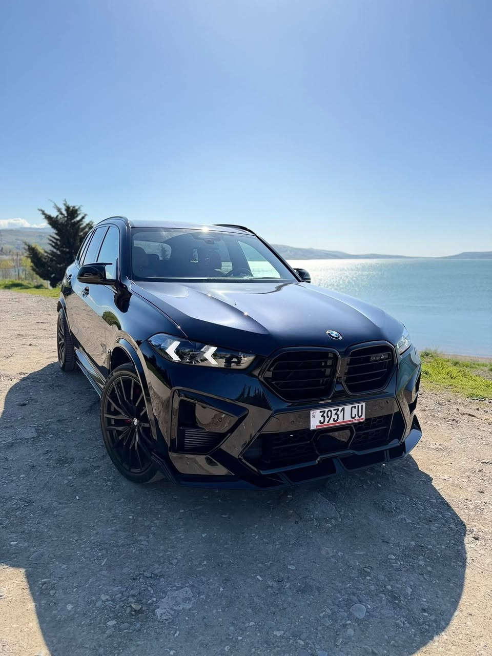 السيارة للبيع في جورجيا تبليسي العاصمة الجورجية 🇬🇪 🇬🇪 
بي إم دبليو إكس 5 xDrive40i
سنة التخرج : 2024…
السيارة بحالة ممتازة 
المعروضة بالسعر 295ورقة


**إذا كنت صاحب هذا الإعلان وتريد حذفه لأي سبب، رجاءا أرسل رسالة إلى الدعم الفني**
