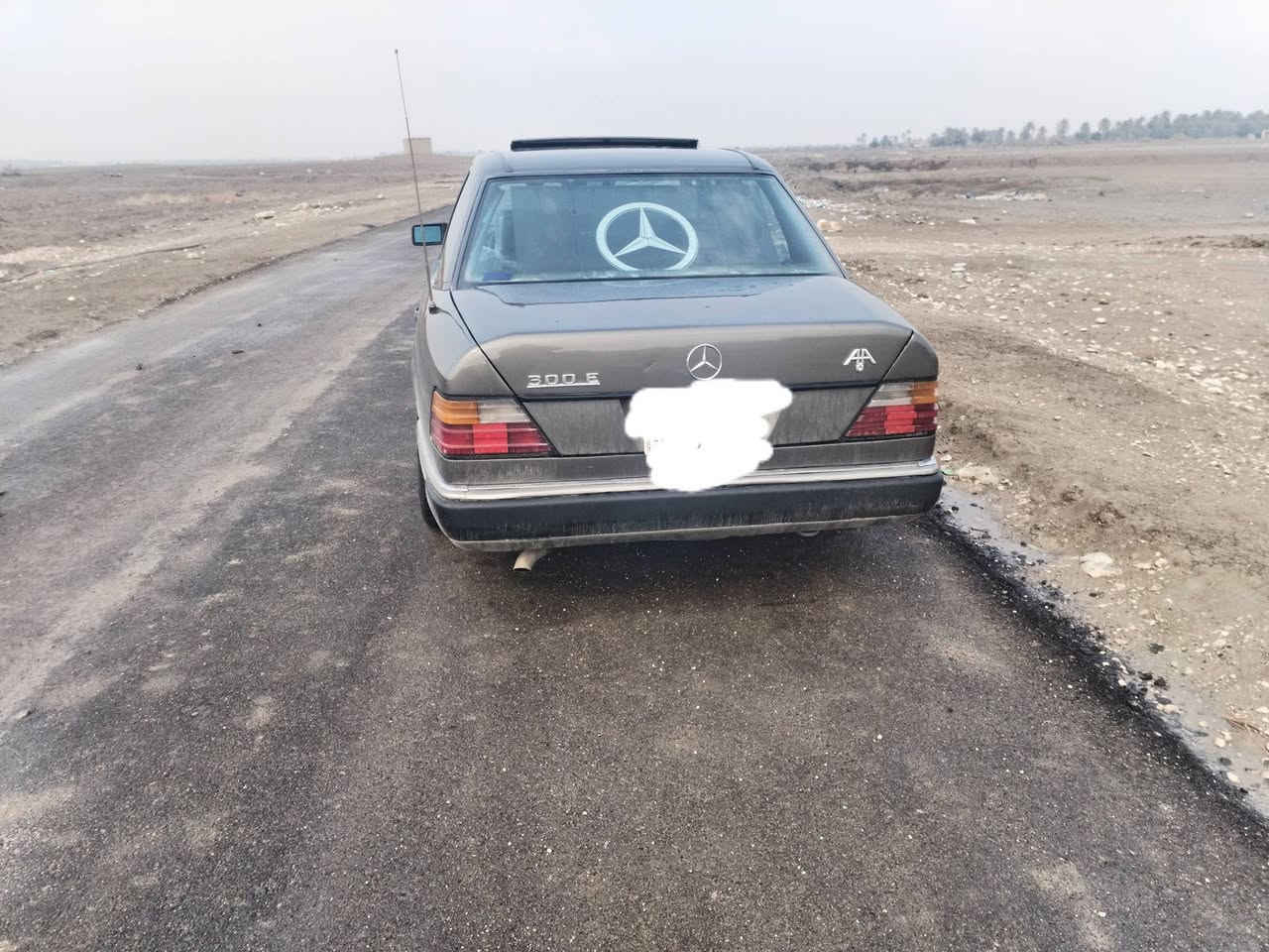 سياره للبيع مارسيدس دب موديل 89 سنويه لل30 كفاله من القواعد مكينه وكير خير من الله رقم بغداد سياره جاهزة جديدة كارتون السعر ب68 وبيه مجال للشراي للاستفسار. ***********
